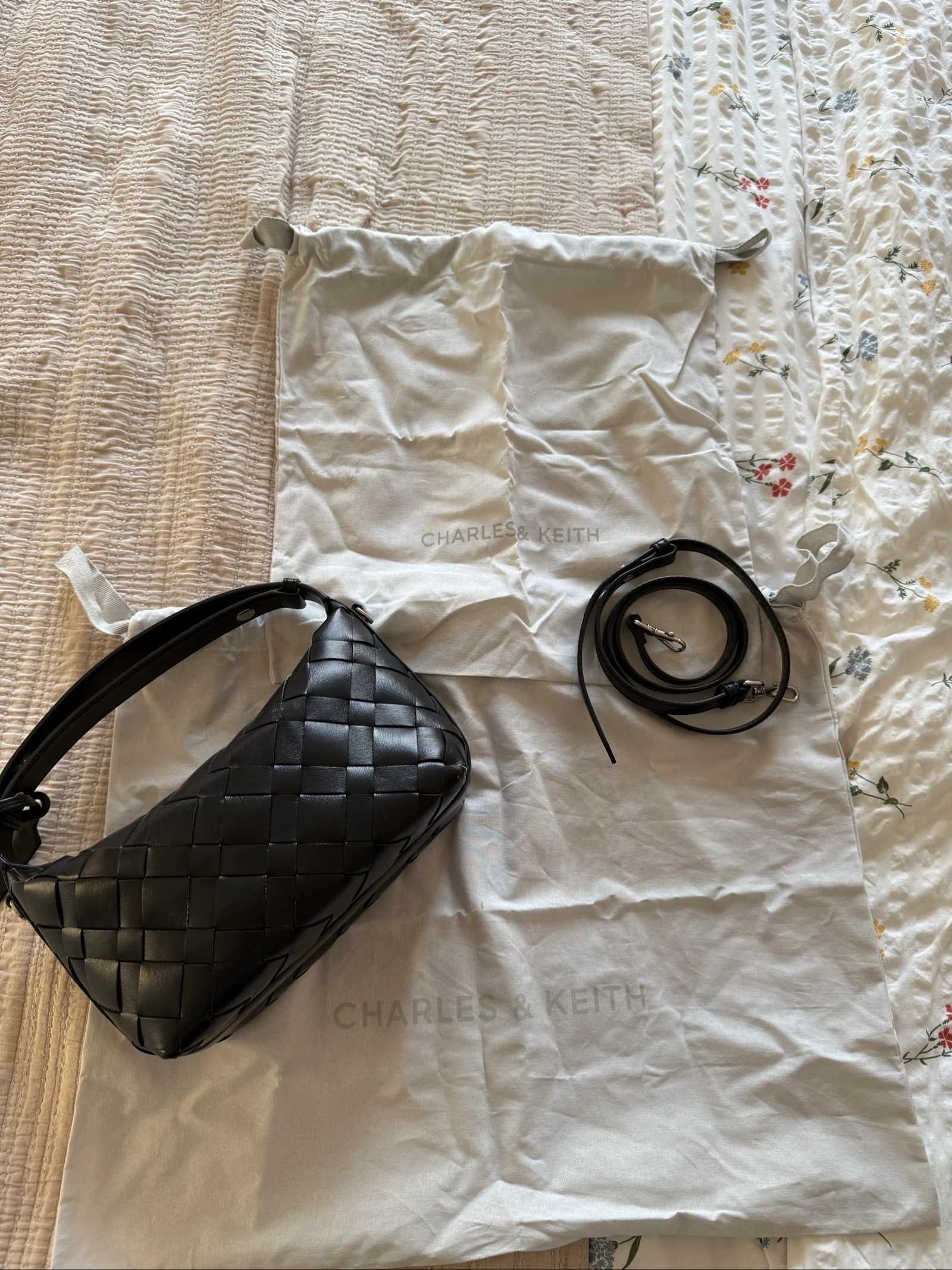 CHARLES & KEITH – Black Ivette Woven Hobo Bag – photo 9